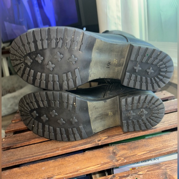 Women’s BUENO Leather Combat Boots - Picture 8 of 10